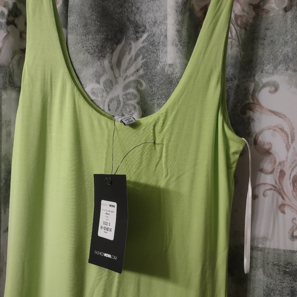 Dress by fashion Nova - Picture 3 of 3